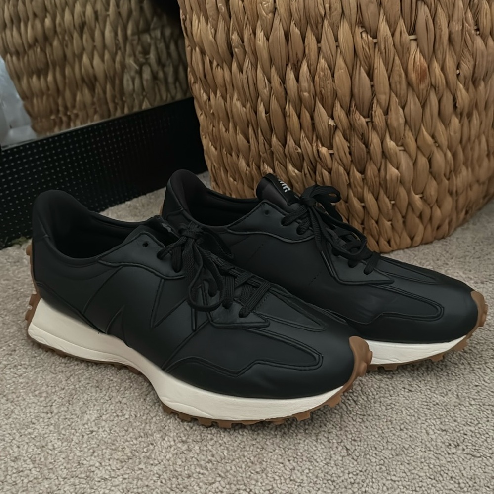 New Balance 327